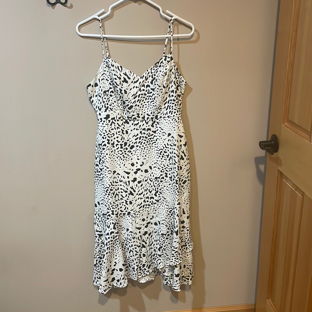NWT Snow Leopard Print Dress